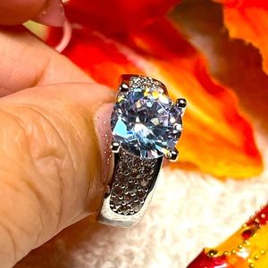 Size 9 dinner ring -925